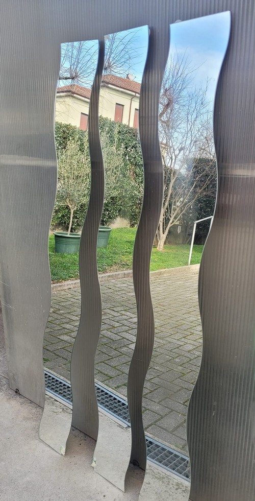 specchi verticali ondulati 