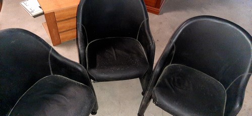 POLTRONCINE IN VERA PELE NERE.
