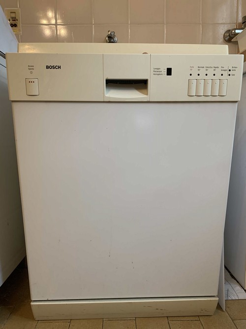 PRIVATO VENDE LAVASTOVIGLIE BOSCH