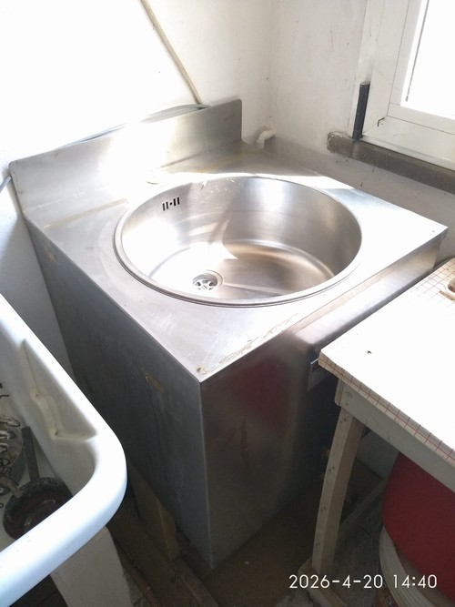 lavabo mobile in acciaio