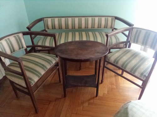 divanetto, due sedie, tavolino